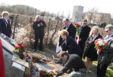 Uroczystość patriotyczno-religijna w 1. rocznicę katastrofysamolotu prezydenckiego pod Smoleńskiem,oraz w 71 rocznicę Zbrodni Katyńskiej...