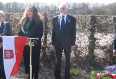 Uroczystość patriotyczno-religijna w 1. rocznicę katastrofysamolotu prezydenckiego pod Smoleńskiem,oraz w 71 rocznicę Zbrodni Katyńskiej...