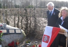 Uroczystość patriotyczno-religijna w 1. rocznicę katastrofysamolotu prezydenckiego pod Smoleńskiem,oraz w 71 rocznicę Zbrodni Katyńskiej...