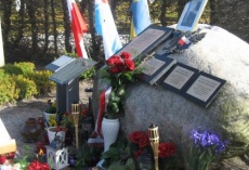 Uroczystość patriotyczno-religijna w 1. rocznicę katastrofysamolotu prezydenckiego pod Smoleńskiem,oraz w 71 rocznicę Zbrodni Katyńskiej...