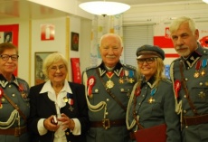 Kolacja z patriotycznymi pieśniami