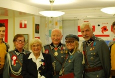 Kolacja z patriotycznymi pieśniami...