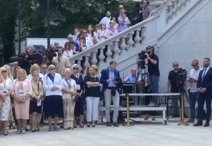 Drugi dzień VI Światowego Zjazdu Polonii w KPRM i spotkanie z Parą Prezydencką RP...