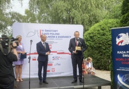 Drugi dzień VI Światowego Zjazdu Polonii w KPRM i spotkanie z Parą Prezydencką RP...