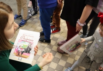 Wręczenie książek Jolanty Horodeckiej Wieczorek w rocznice Jej śmierci...