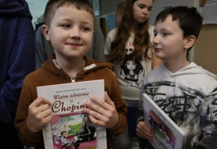 Wręczenie książek Jolanty Horodeckiej Wieczorek w rocznice Jej śmierci...