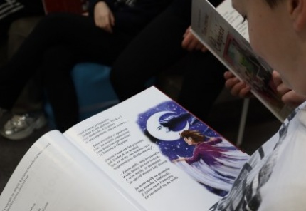 Wręczenie książek Jolanty Horodeckiej Wieczorek w rocznice Jej śmierci...