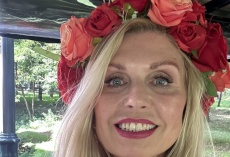 Izabela Hissan VD Miss Polonii Sweden w konkursie Kwiat Dojrzałości 2024...